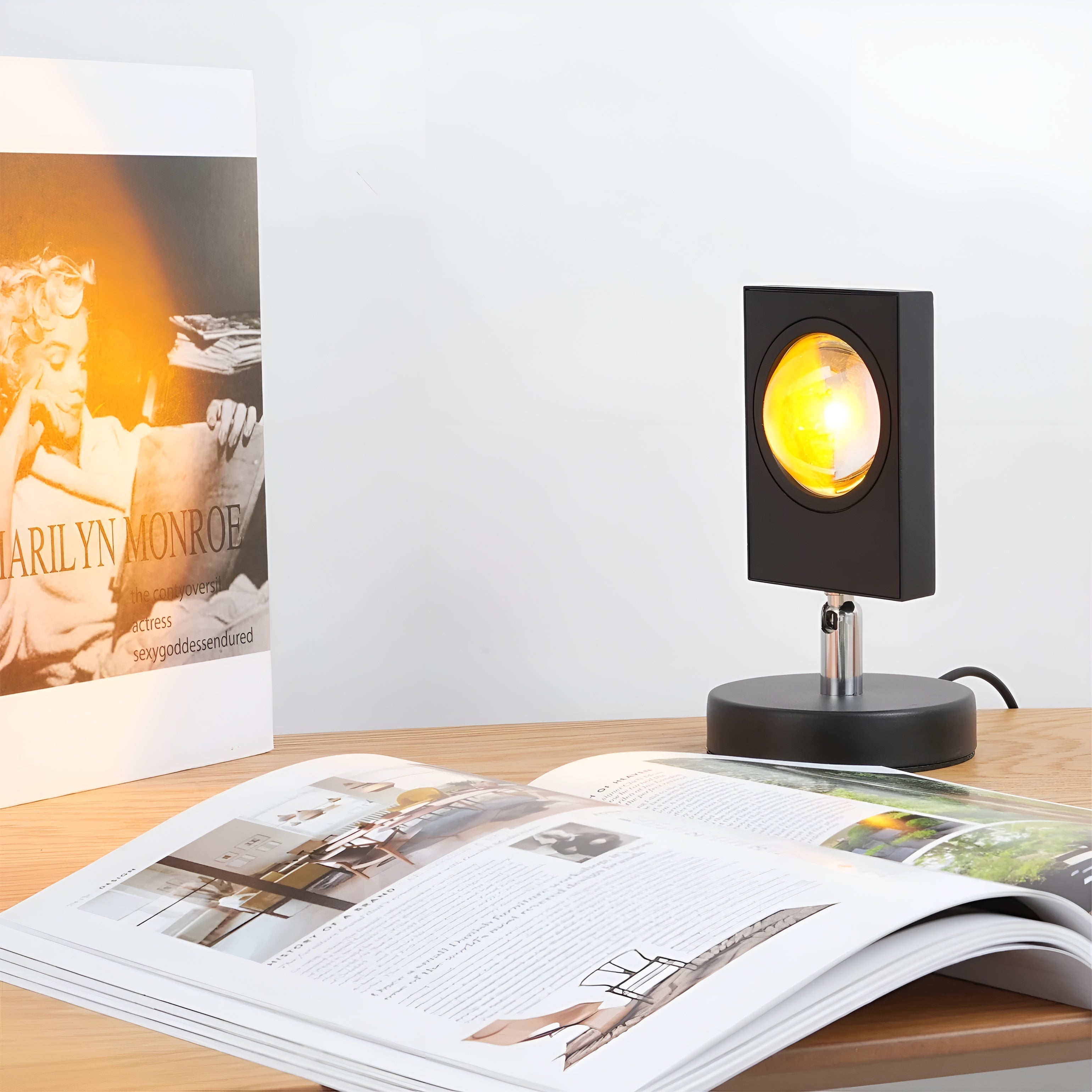 Solunor – Stemningsbordlampe med halo lys i solnedgangsfarver