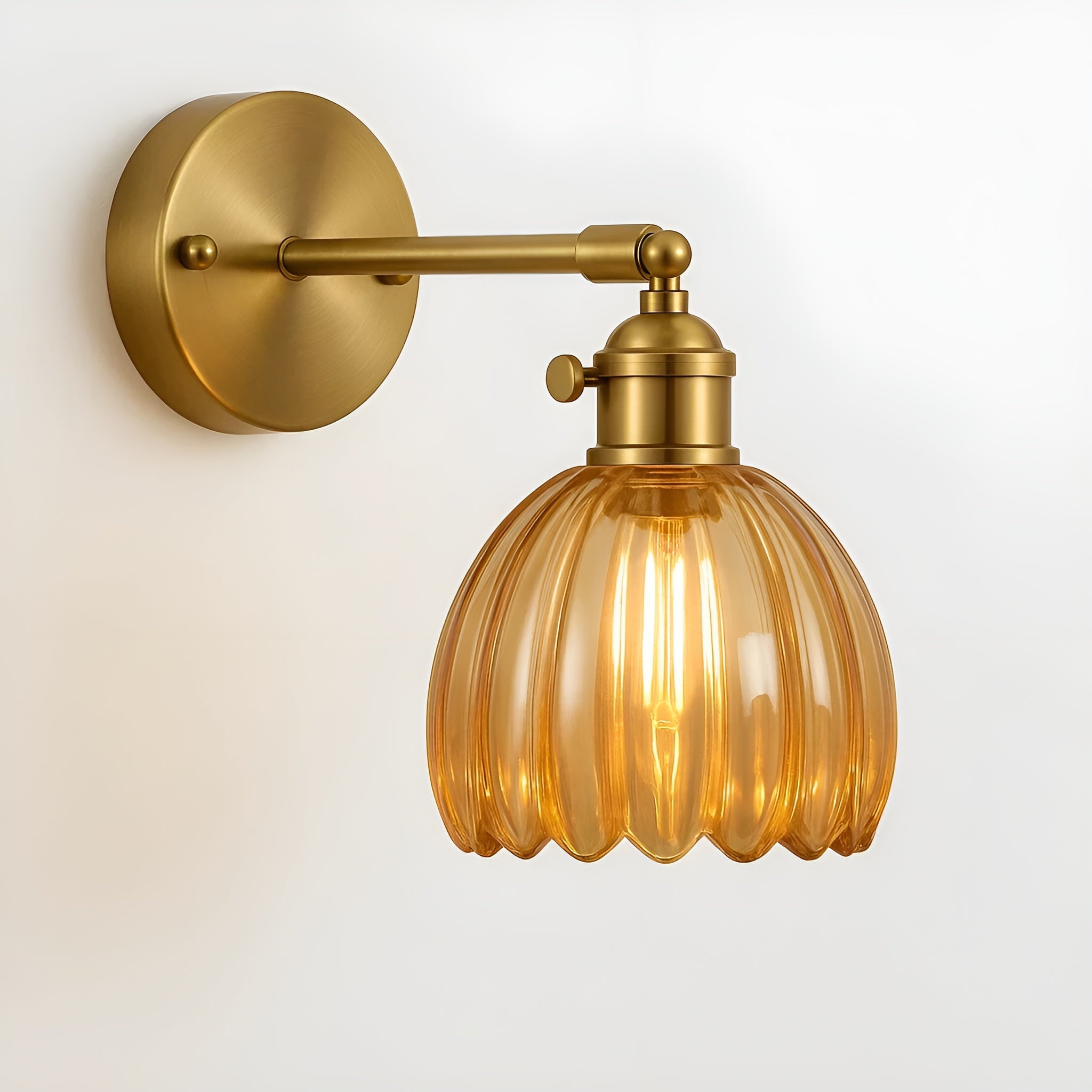 Florivale – Retro væglampe i glas med tulipanformet vintage design