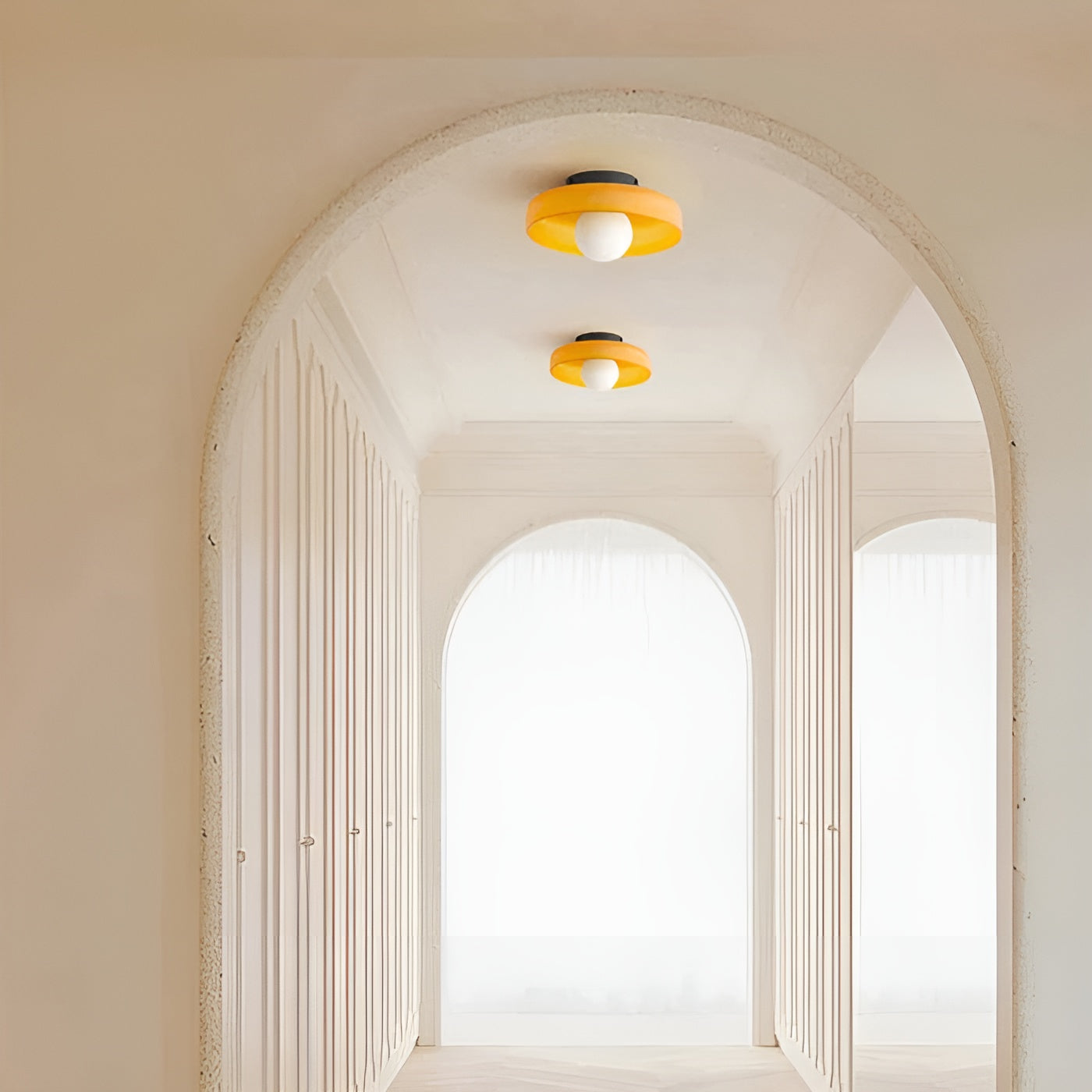 Lunivex - Rund loftlampe med matteret glas i moderne design