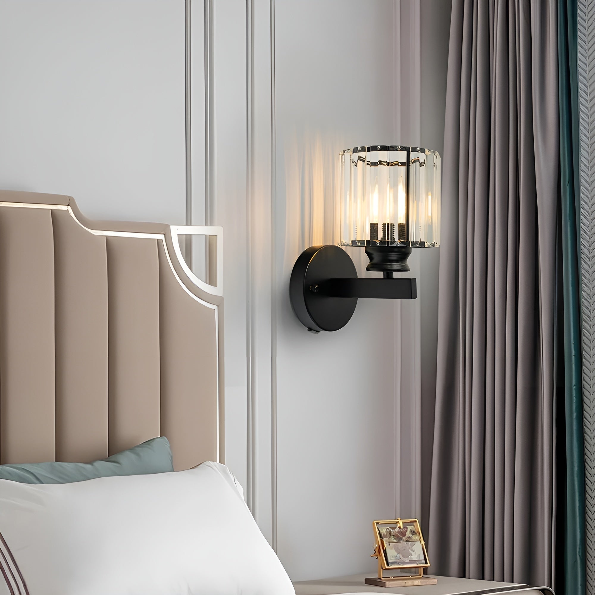 Crystelle - Luksuriøs væglampe med krystal i elegant design
