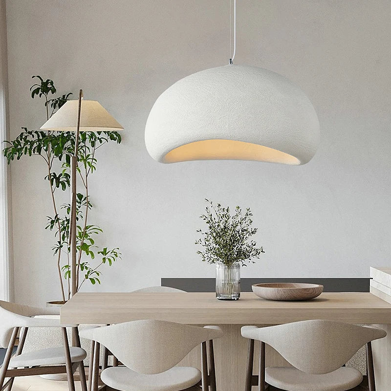 Zenvara – Nordisk wabi sabi pendellampe med blødt LED lys