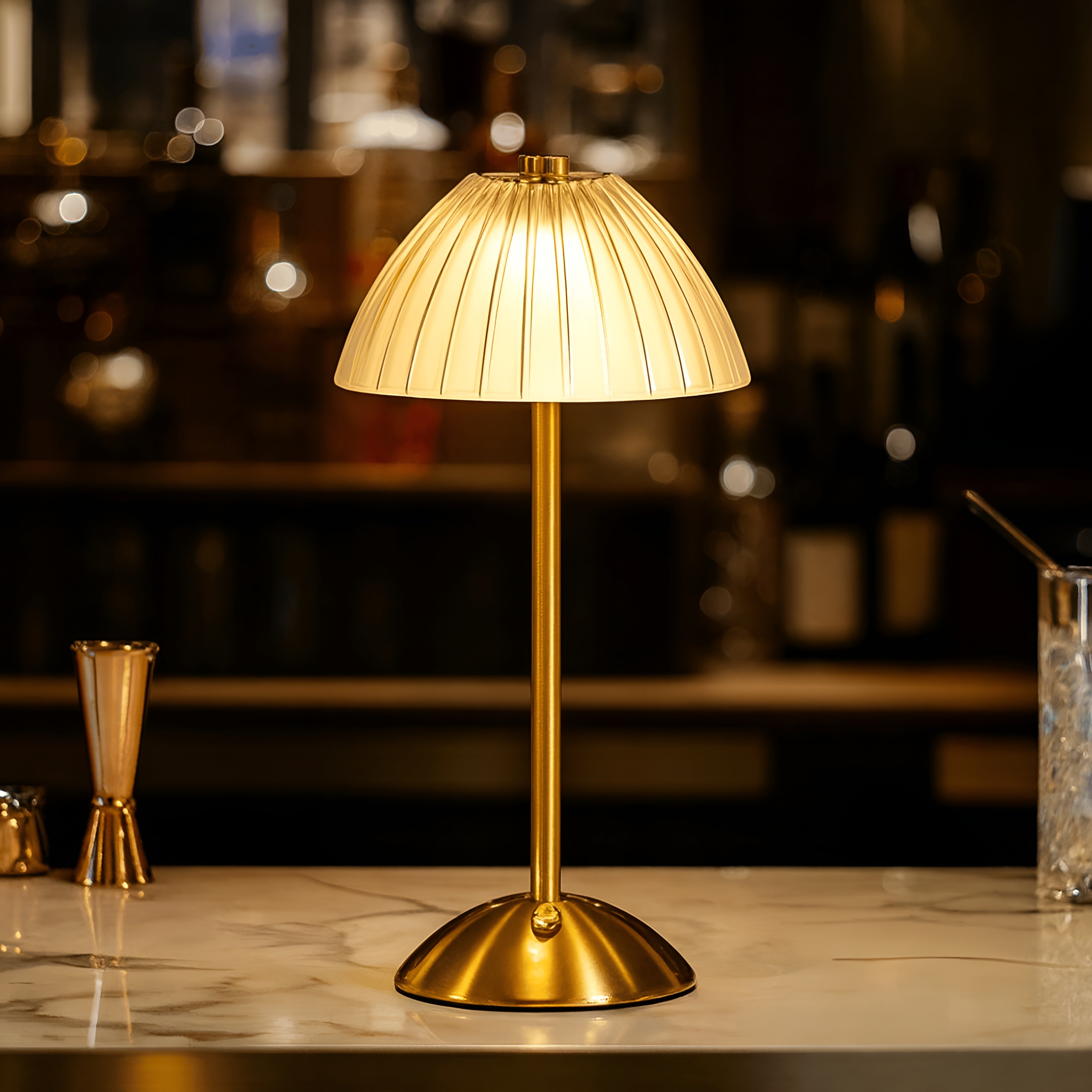 Crystaluxa – Genopladelig krystal LED bordlampe med berøringsdæmpning