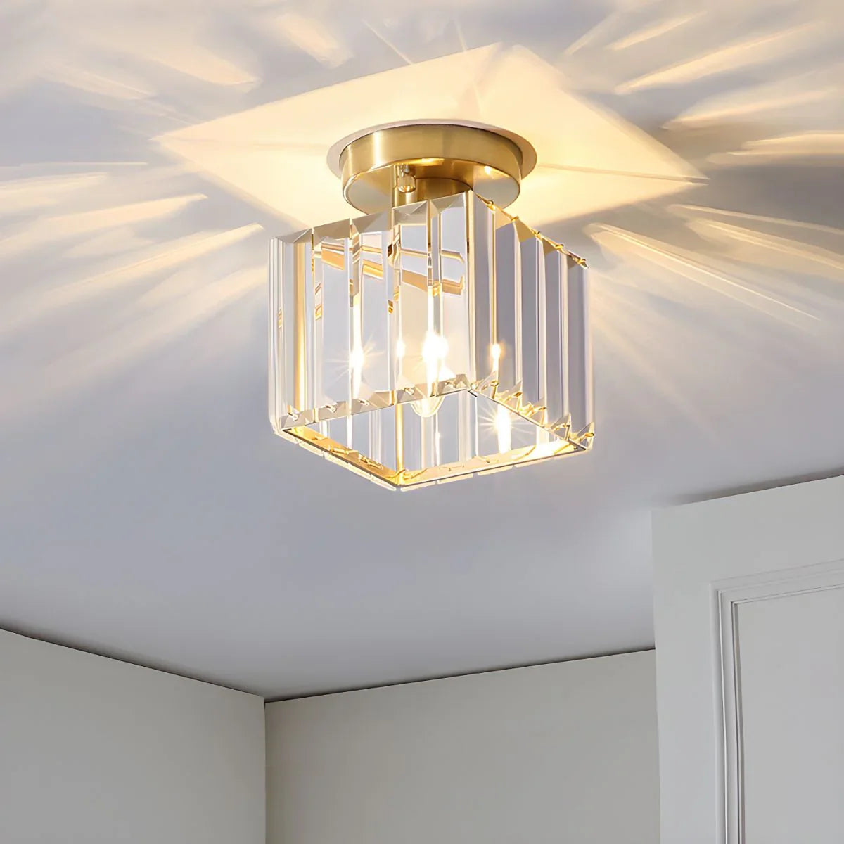 Aurevia – Moderne sort loftlampe med krystal til entré