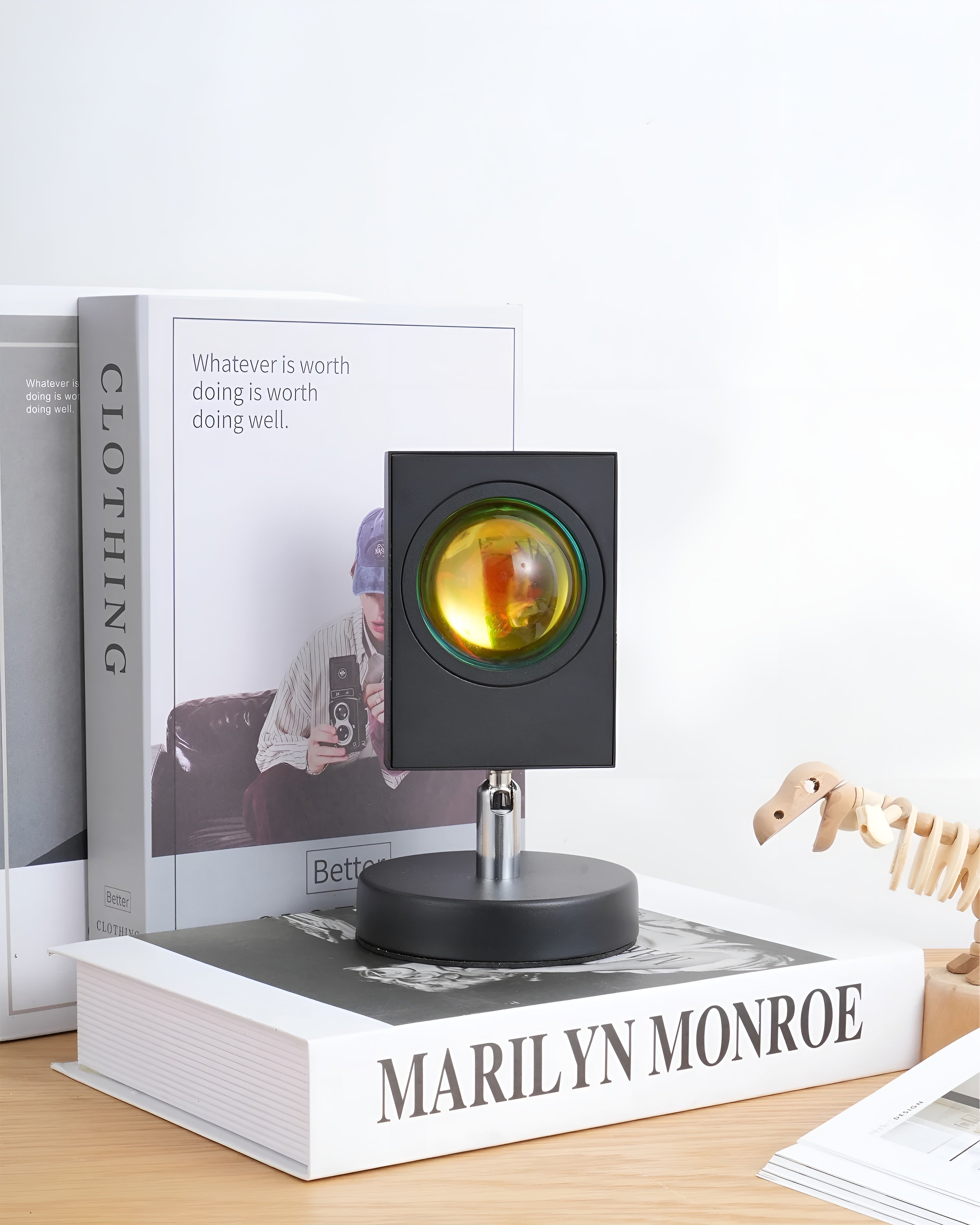 Solunor – Stemningsbordlampe med halo lys i solnedgangsfarver