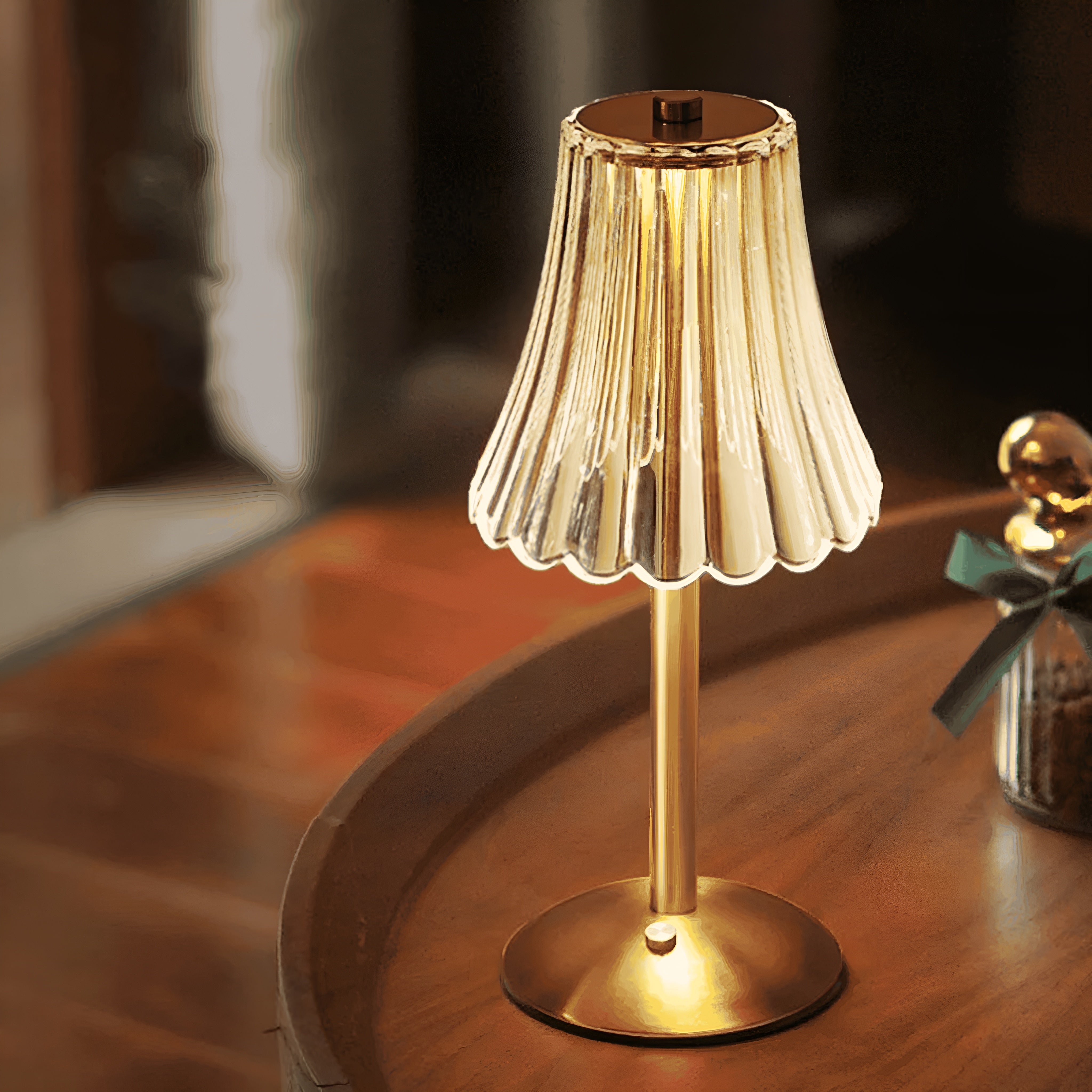 Crystaluxa – Genopladelig krystal LED bordlampe med berøringsdæmpning
