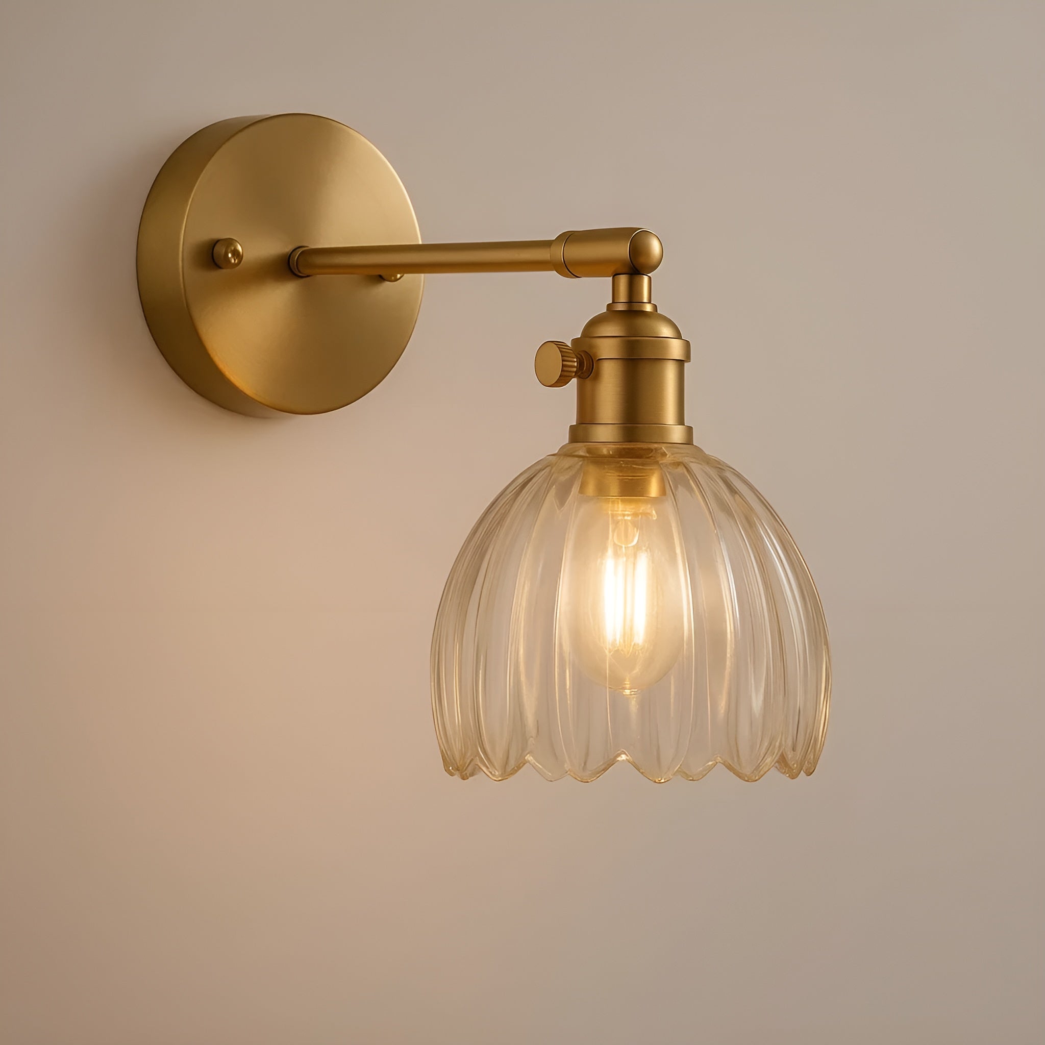 Florivale – Retro væglampe i glas med tulipanformet vintage design