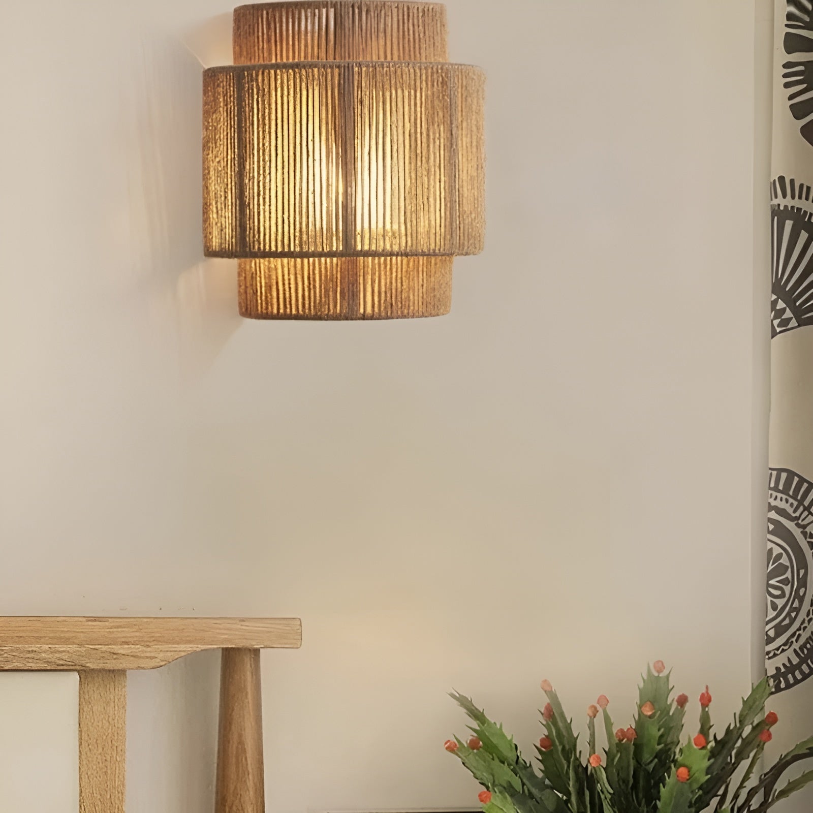 Rattiva - Håndflettet rattan væglampe i naturligt design